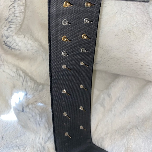 Fashion earrings. - Picture 5 of 5